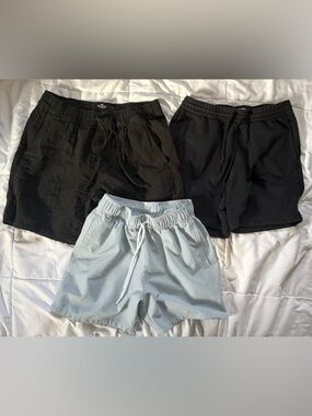 Hollister & PacSun Shorts Bundle Size S | Black + Seersucker | Casual Summer